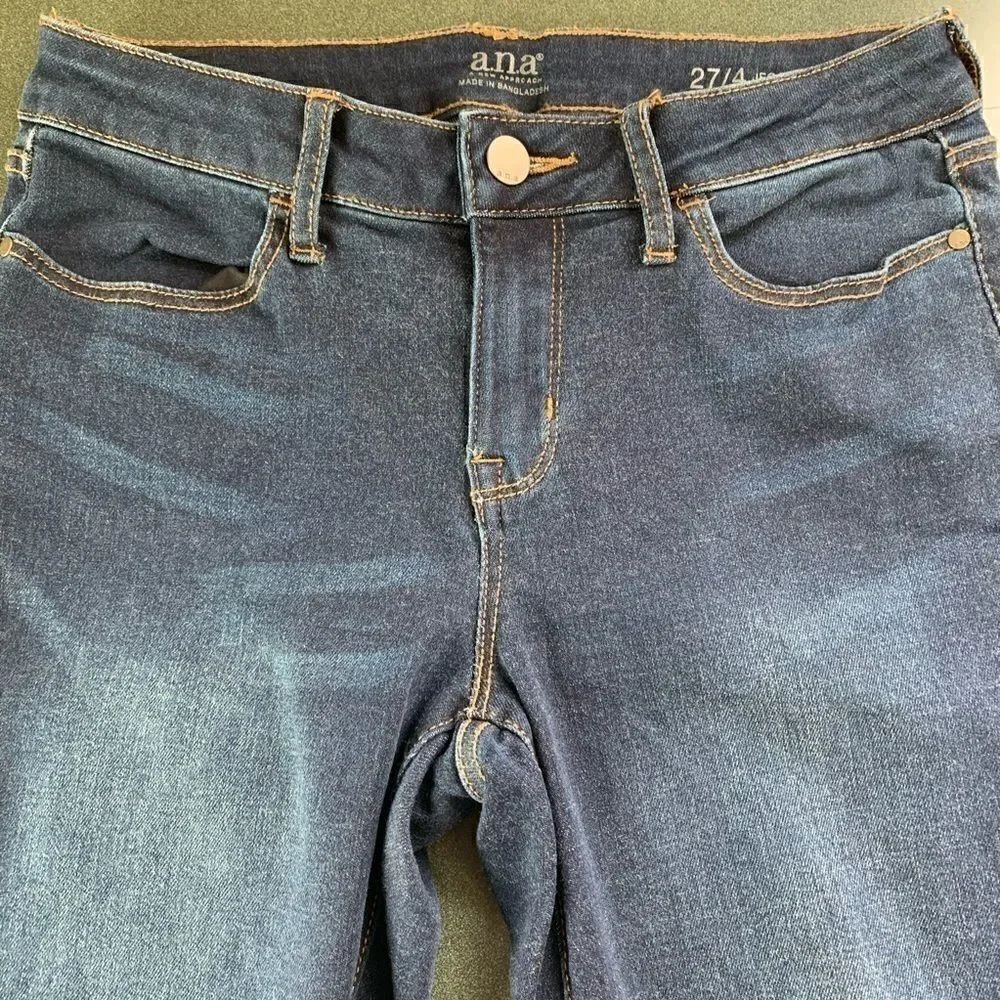 A.n.a. Jeans 27/4 begging actual 27/28 stretch. - Picture 4 of 6
